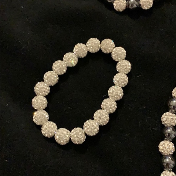 Necklace, two bracelets and earring set. - Picture 3 of 6